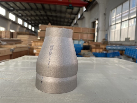 Redutor de aço inoxidável frente e verso UNS S31803 ASME B16.9 de BW dos encaixes de tubulação