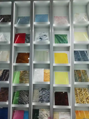 Folha de acrílico fundido resistente a UV GB/T 7134 Folha de acrílico fundido de largura personalizada padrão para exibição