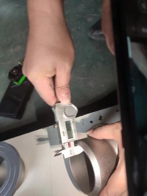 Tubo de liga de titânio de precisão DIN 17850 de diâmetro padrão personalizado para equipamentos médicos