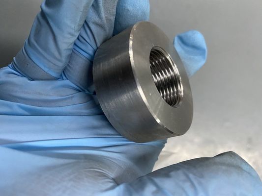 ASTM A234 Tubos sem costura de aço ligado Acessórios de tubos pintados de preto Cotovelos Tees Redutores Caps