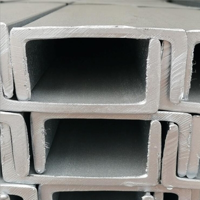 Tamanho claro da calha de aço do feixe da calha de aço U um perfil de aço de 200 x 80 x 7,5 x 11 milímetros